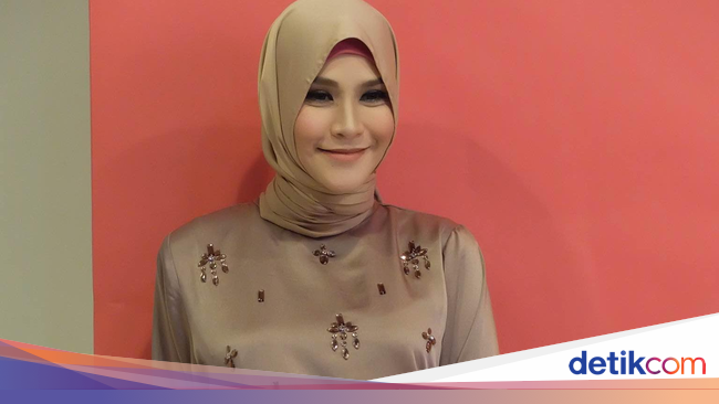 Foto: Mengintip Belakang Layar Pemotretan Fashion Zaskia 