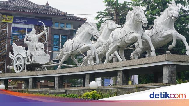 Mengenal Patung Patung Wayang Di Purwakarta