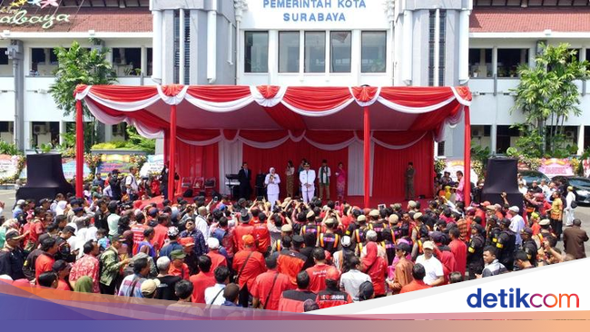 Kota Surabaya Raih Peringkat Pertama Pemerintahan Terbaik Kota Surabaya Raih Peringkat Pertama Pemerintahan Terbaik
