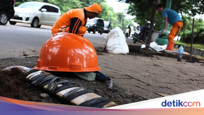 Ahok Bayarkan Iuran BPJS Ketenagakerjaan Pasukan Oranye