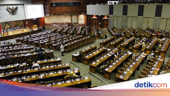 3 Poin Di Ruu Cipta Kerja Yang Harus Diperhatikan Pekerja Kantoran