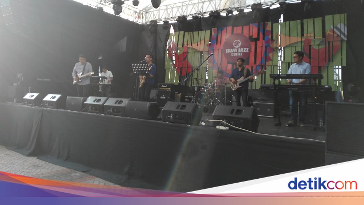 Adera Memukau Buka Java Jazz Hari Pertama
