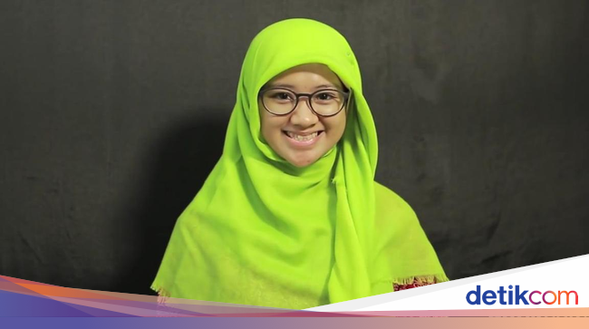 Tips Hijab untuk Wanita yang Memakai Kacamata Tips Hijab untuk Wanita yang Memakai Kacamata
