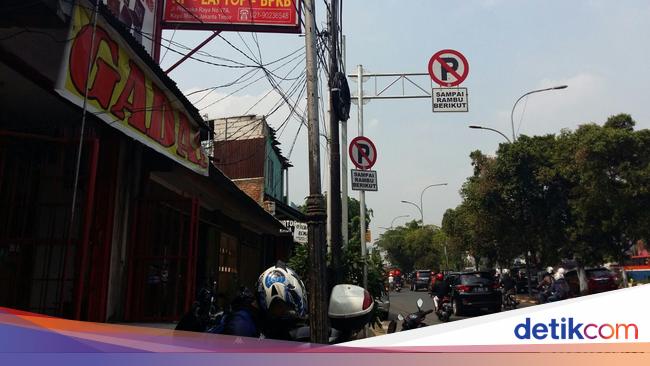 Jika Berizin Gadai Pinggir Jalan Tak Perlu Pasang Iklan 