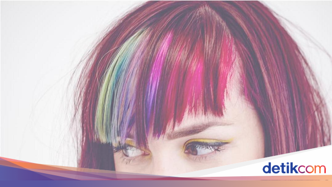 Jadi Tren Rambut  Poni Berwarna Pelangi Dipamerkan Wanita   Jadi Tren Rambut  Poni Berwarna Pelangi Dipamerkan Wanita