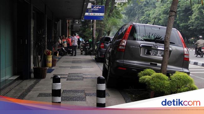 Parkir Mobil Di Jalan Depan Rumah Hukumnya Haram Ini Alasannya 4560