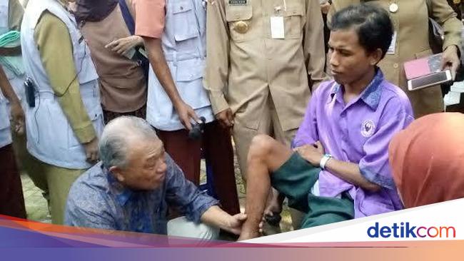 Dubes Who Rela Cuci Kaki Pasien Lepra Di Rs Kusta Mojokerto