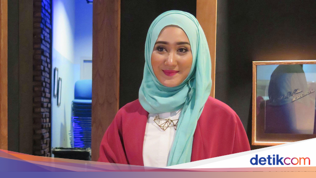 Dian Pelangi Rancang Baju  Renang Khusus untuk Hijabers