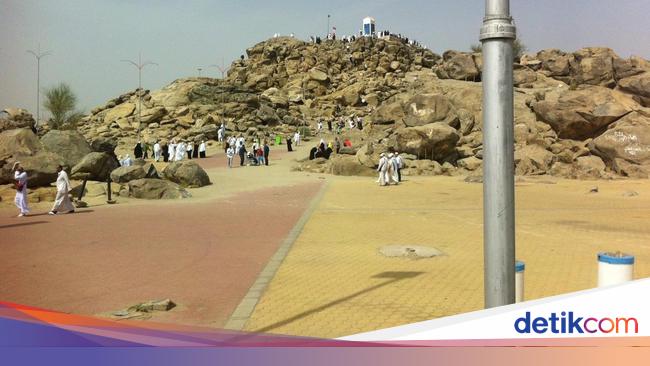 Tempat Pertemuan Nabi Adam Hawa Ulasan Jabal Ar Rahmah Mekkah Arab Saudi Tripadvisor