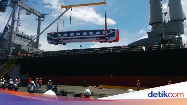 Rini: KAI Butuh 1.000 Gerbong dan Lokomotif