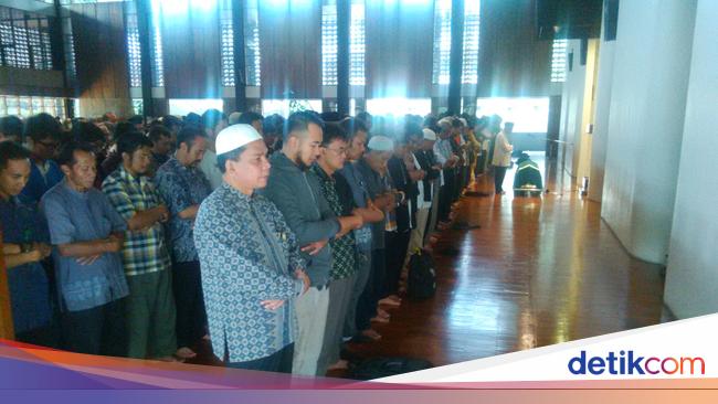Tata Cara Sholat Jenazah Untuk Laki Laki Dan Perempuan