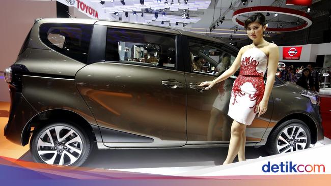 Ini Alasan Toyota Tak Pasang Captain Seat di Jok  Sienta 