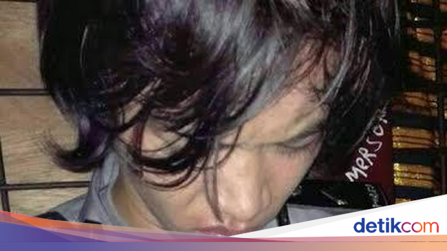 Polisi Tangkap Polwan Gadungan yang Juga Seorang Pria Polisi Tangkap Polwan Gadungan yang Juga Seorang Pria