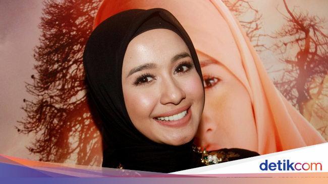 Cantik dengan Warna Hitam ala Laudya Cynthia Bella