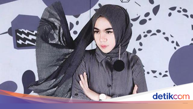Tutorial Hijab Pakai Anting Pom Pom Tutorial Hijab Pakai Anting Pom Pom
