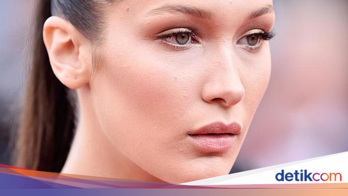 Bella Hadid Ungkap 'Rahasia' di Balik Gaya Rambut Kuncir Kuda Andalannya