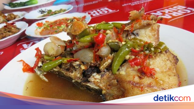 Aduh Enaknye! Pecak Ikan Khas Betawi di Tempat Ini!