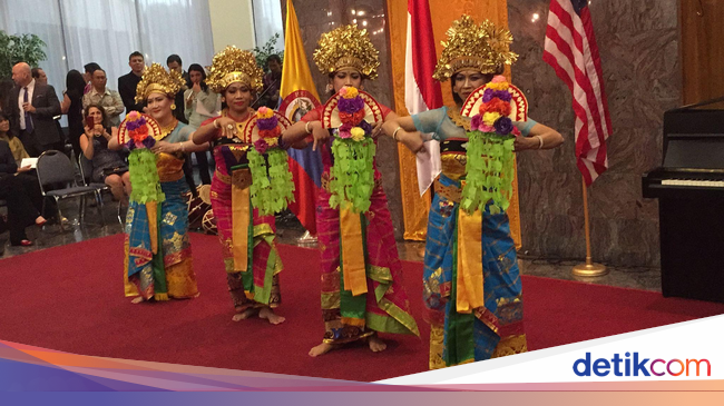 Ketika Tari Pocopoco dan Goyangan Salsa Beradu di Amerika Serikat Ketika Tari Pocopoco dan Goyangan Salsa Beradu di Amerika Serikat