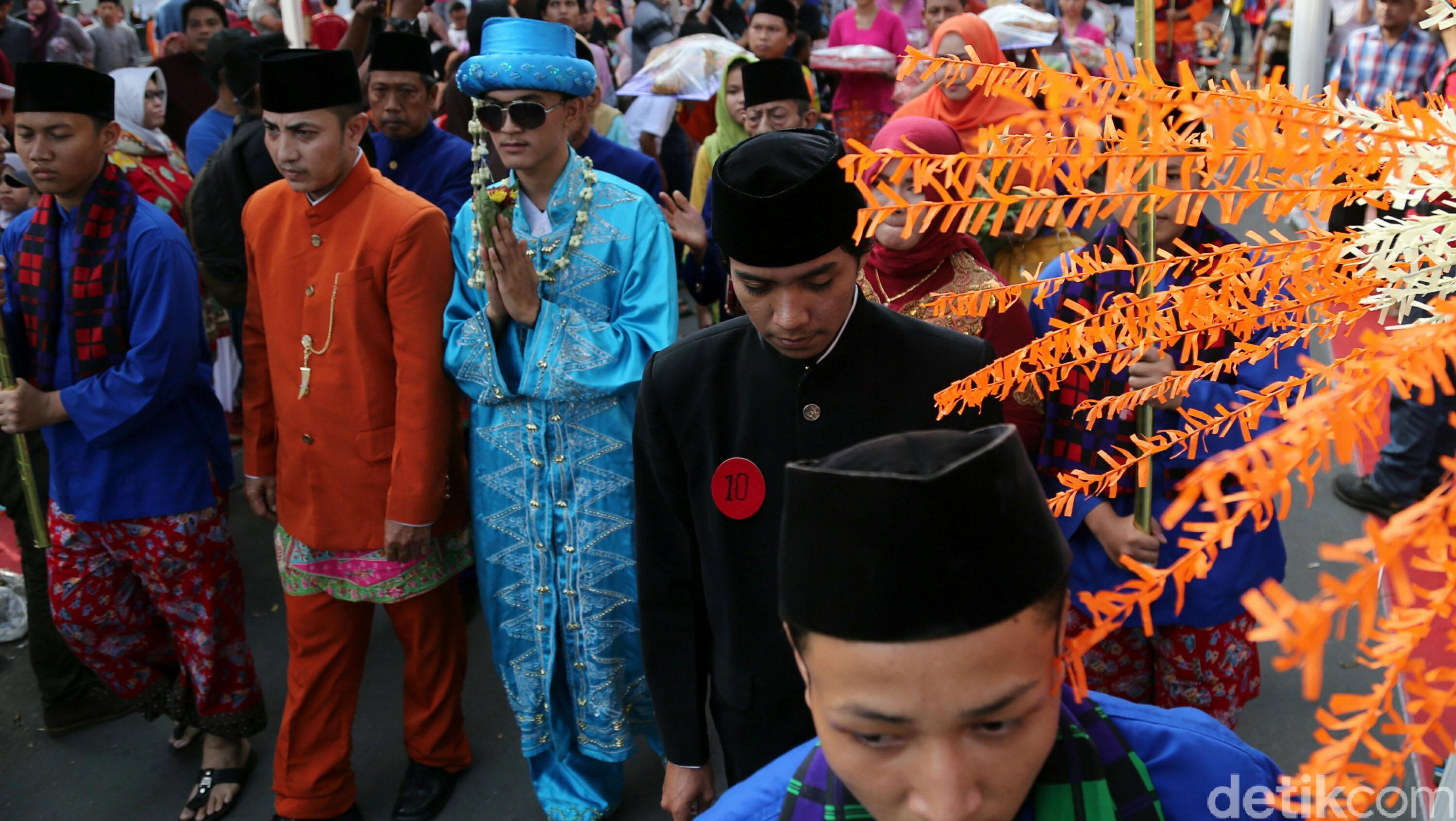 14 Prosesi Pernikahan Adat Betawi Yang Unik, Ada Ngelamar Hingga Negor