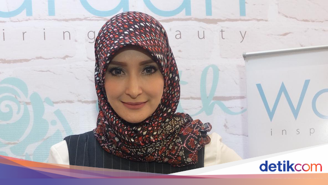 Foto Transformasi Gaya Hijab Wanita Indonesia dari Masa   Foto Transformasi Gaya Hijab Wanita Indonesia dari Masa