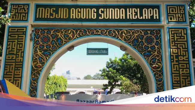 Ramadan di Masjid Sunda Kelapa, Imam Tarawih Didatangkan Ramadan di Masjid Sunda Kelapa, Imam Tarawih Didatangkan