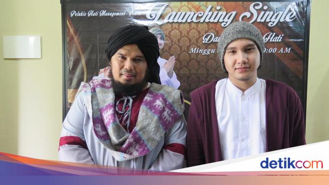 Doa Haru Ustadz Derry Sulaiman Saat Putrinya Disorot Makin Seksi Sejak Copot Hijab