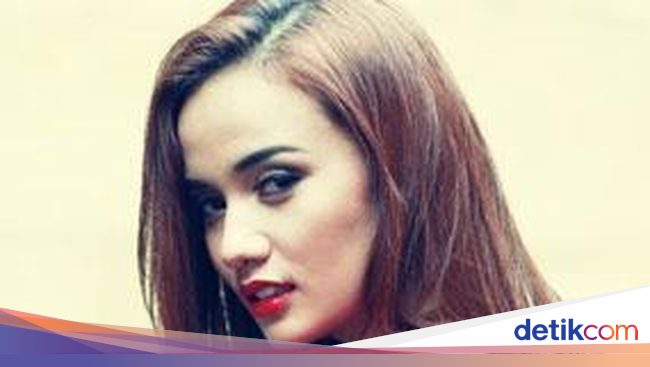 Cerita Damita Argoebie Main di Film 'Humor Baper'