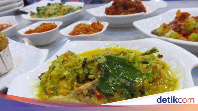  Bunga  Pepaya  Cakalang Fufu dan Sayur Ganemo yang Pedas 