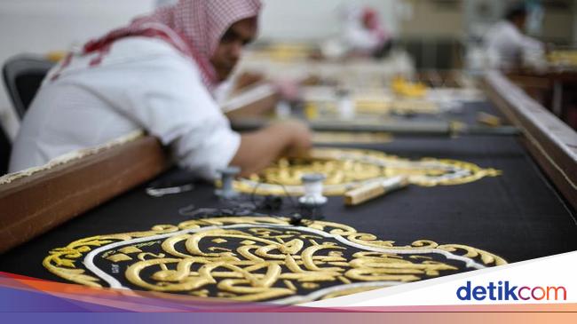 Kiswah Kain Penutup Kakbah Yang Terbuat Dari 700 Kg Sutra Dan 120 Kg Emas Kiswah Kain Penutup Kakbah Yang Terbuat Dari 700 Kg Sutra Dan 120 Kg Emas