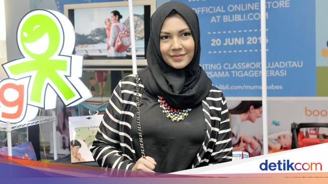 cerita seram jaga malam Ratna Galih Tampil Serba Hitam cerita seram jaga malam Ratna Galih Tampil Serba Hitam