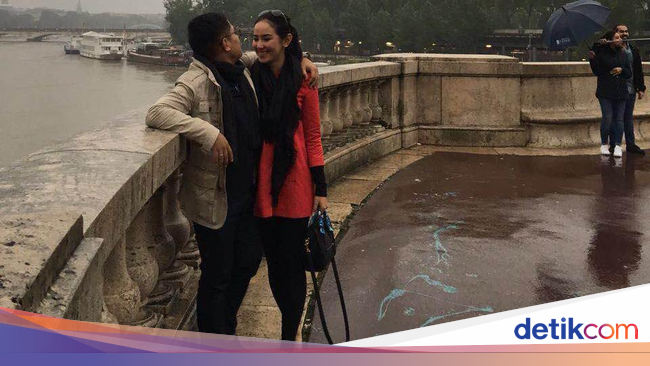 Cerita Seru Selena Alesandra Bulan Madu di Eropa