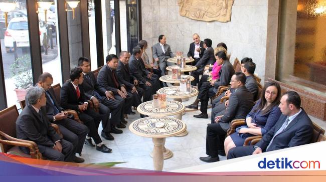 Buka Bersama Di Damaskus Silaturahmi Sambil Rekonsiliasi