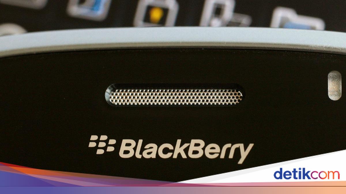 BlackBerry shares rise 142% on QNX software