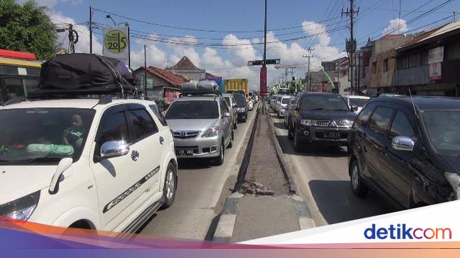 Begini Kepadatan Kendaraan Di Pantura Jateng Selepas 'brexit' Dan Pejagan