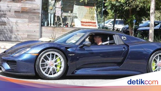 5 Seleb Hollywood Pengguna Mobil  Hijau Selain Prius