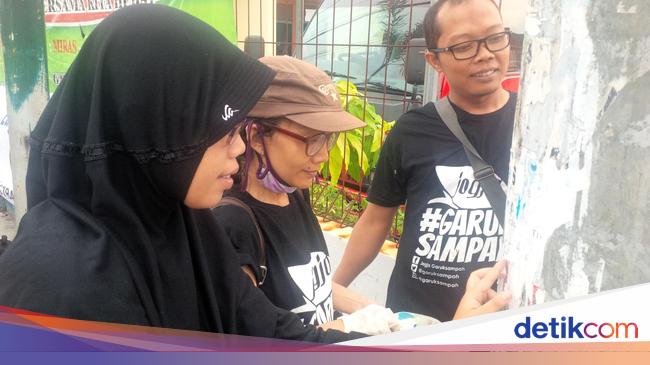 Aksi Inspiratif Komunitas Jogja Garuk Sampah di Tengah Aksi Inspiratif Komunitas Jogja Garuk Sampah di Tengah
