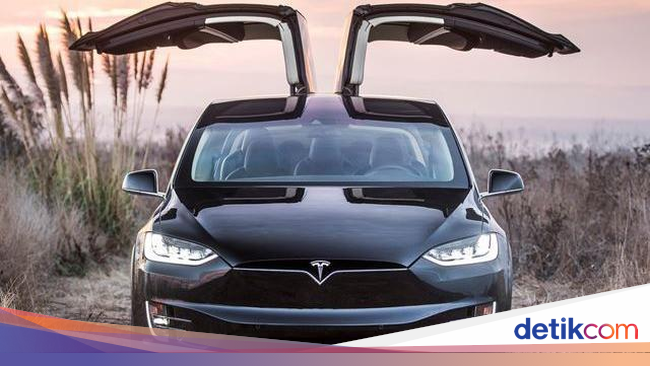 Berapa Harga SUV Listrik Tesla Model X di Indonesia 