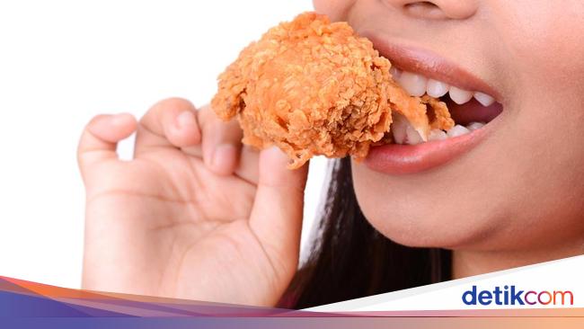 Etiket Makan Ayam Goreng, Pakai Tangan Tapi Tetap Sopan