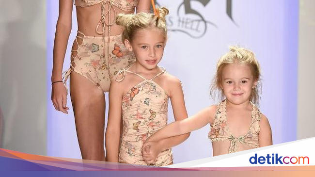 Tampilkan Anak  SD Berbikini di  Runway Merek Baju  Renang 