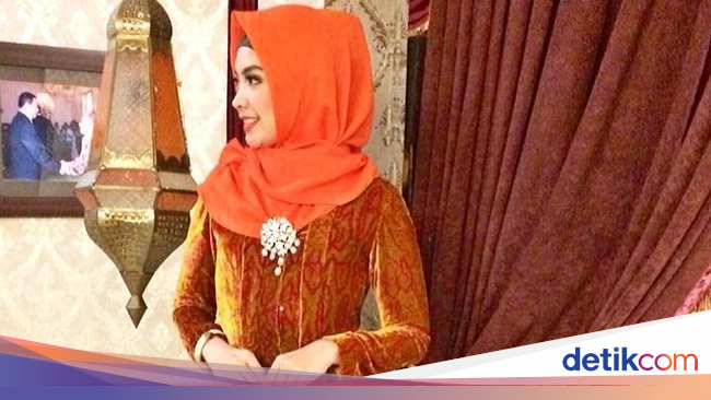Tips Pilih Jilbab Saat Pakai Kebaya Ke Kondangan