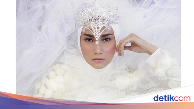 Pertamakalinya Ivan Gunawan Rilis Gaun  Pengantin untuk  