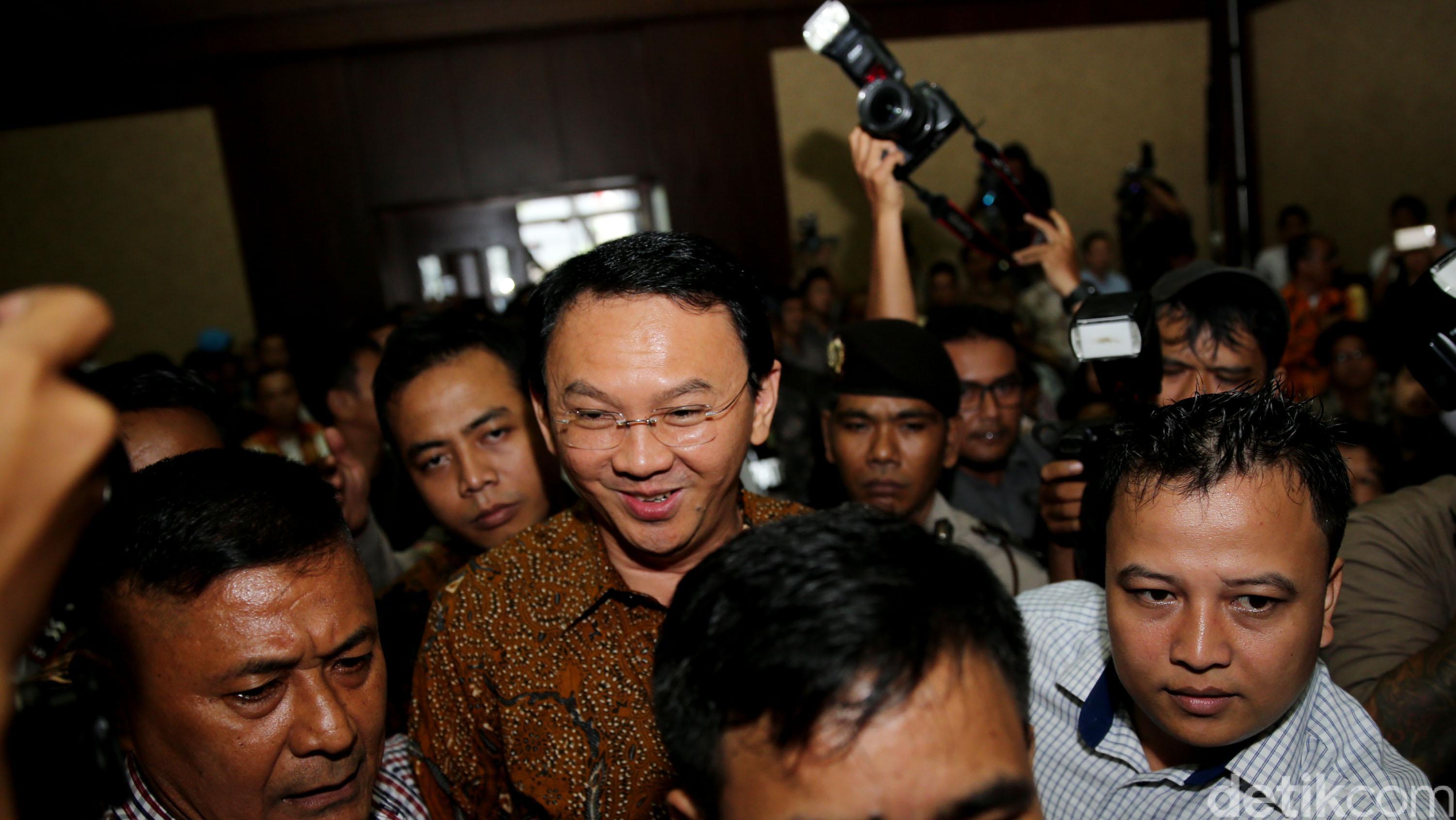 Jaksa Beberkan Barang Bukti, Ahok: Kalau Boleh Saya Foto Takut Ada Yang ...