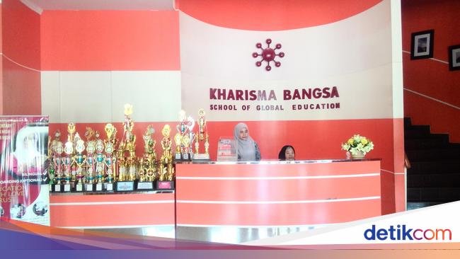 Kepsek Kharisma Bangsa: Kami Tak Ada Hubungan Apa pun 