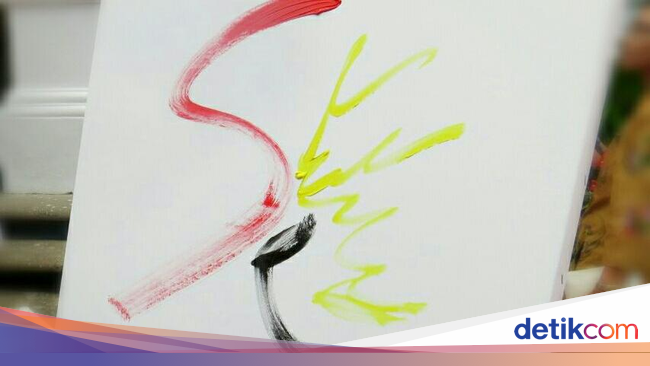 Makna Guratan Cat Merah Hitam Kuning Jokowi di Kanvas Saat Makna Guratan Cat Merah Hitam Kuning Jokowi di Kanvas Saat