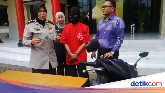  Pria  ini Buat STNK Palsu untuk  Motor  Gadai