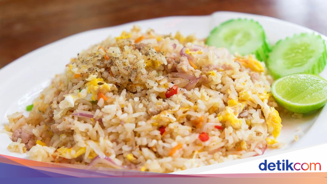 Yuk, Cicip Nasi Goreng Ikan Asin yang Gurih Sedap di 4 