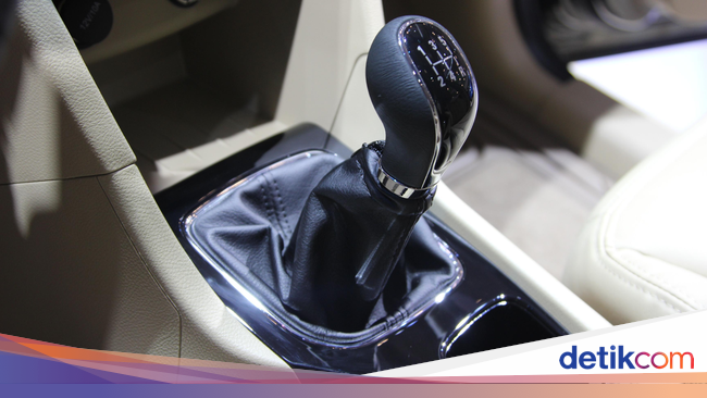 Bolehkah Lompat Gigi Saat Menyetir Mobil Manual?