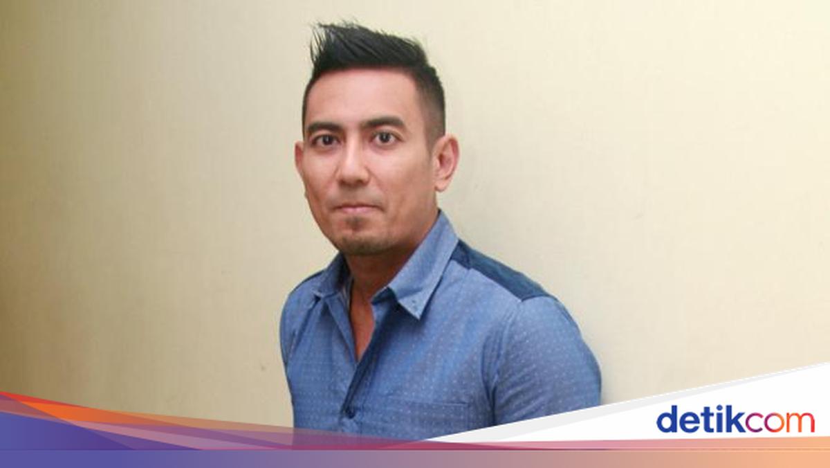 Profil Rio Febrian yang Menyesal Tak Dampingi Ibunda di saat Terakhir