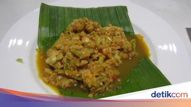 Rujak Bebeg Olahan Buah Tumbuk Yang Manis Pedas Dan Menyengarkan