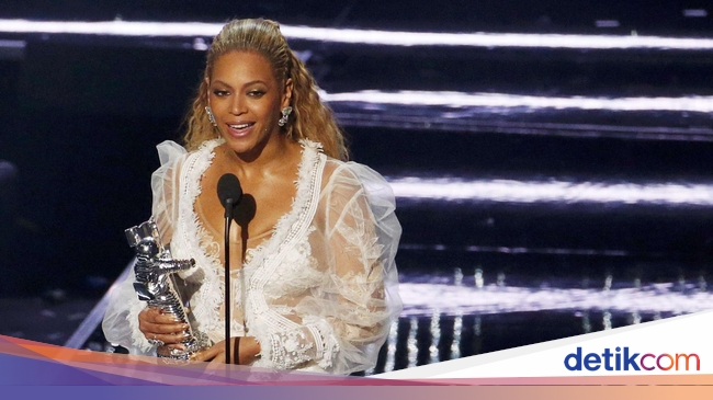 Beyonce Pakai Gaun Pengantin Rp 61 Juta di MTV VMA 2019 Beyonce Pakai Gaun Pengantin Rp 61 Juta di MTV VMA 2019